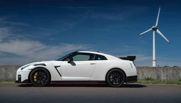 Новый Nissan GT-R станет гибридным