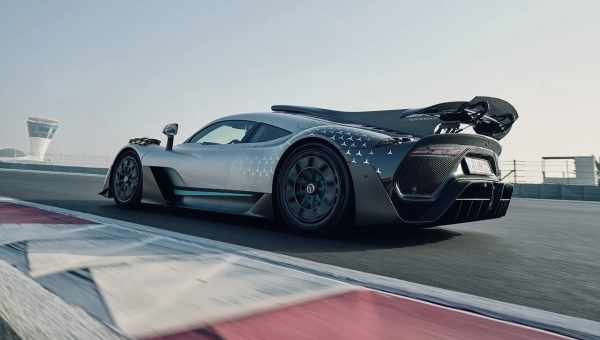 Mercedes соизволил показать реальные фотографии гиперкара Project One