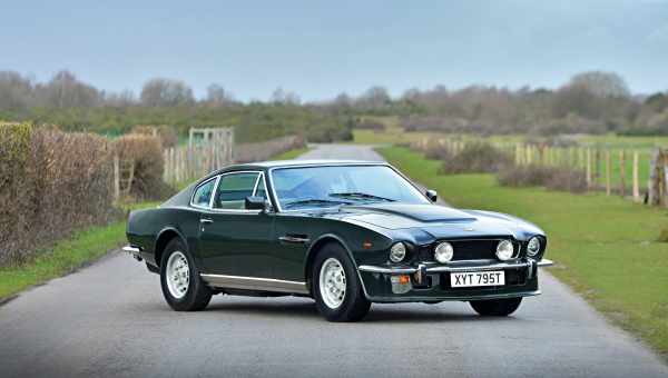 Aston Martin V8 Vantage V580 Oscar India: олдскульный британский масл-кар