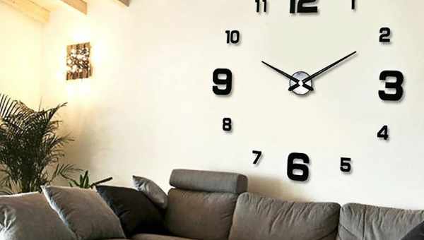 Часы-наклейка на стену — особенности, разновидности, выбор, монтаж