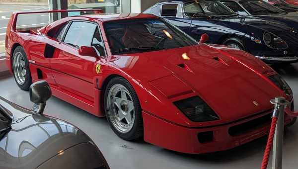 Ferrari F40 всего за 100 долларов