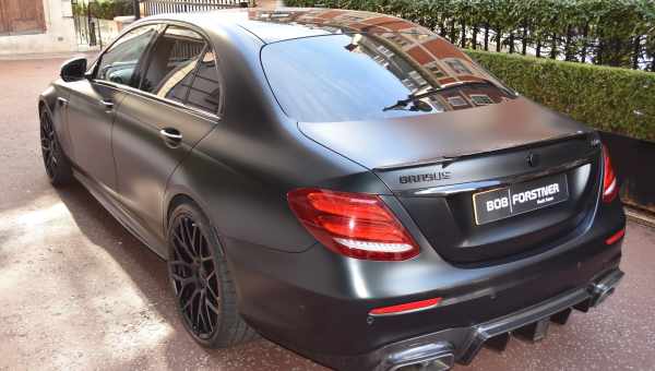 Brabus показал 900-сильный седан Mercedes-AMG E 63 S