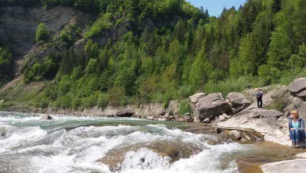 Серебристые водопады в Шешорах